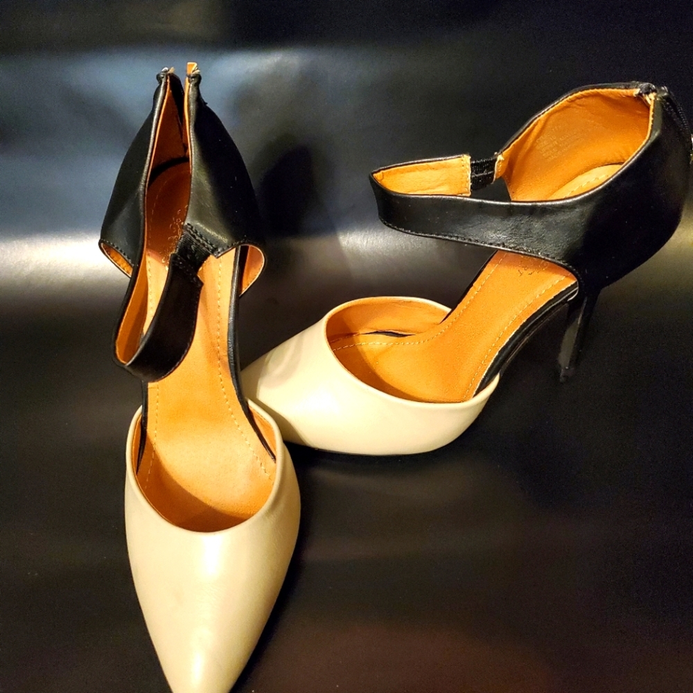 Charles Albert Gray Dorsay Heels